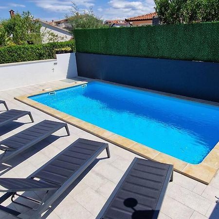 Villa Castanea - Kuca Za Odmor S Bazenom Kukci Bagian luar foto