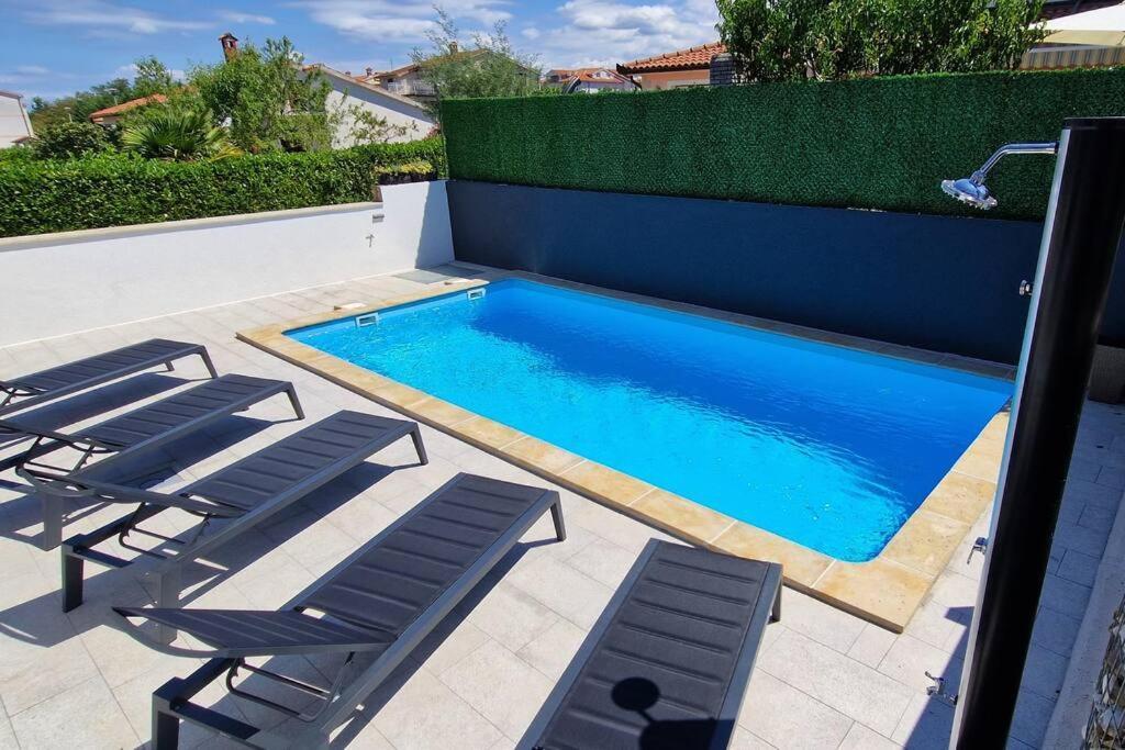 Villa Castanea - Kuca Za Odmor S Bazenom Kukci Bagian luar foto
