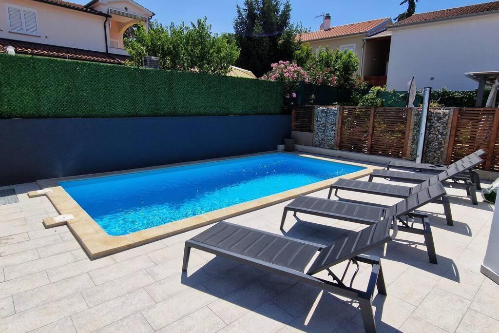 Villa Castanea - Kuca Za Odmor S Bazenom Kukci Bagian luar foto